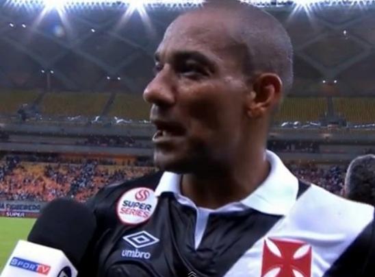 Flamengo x Vasco - logo na altura do peito