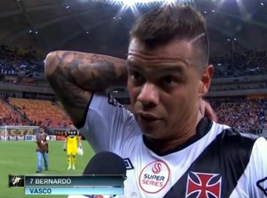 Flamengo x Vasco - logo na altura do peito