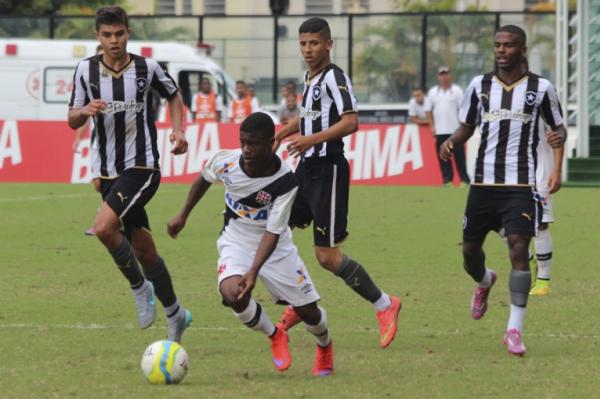 Vasco derrotou o Botafogo por 1 a 0 na Colina