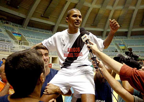 Manoel Tobias afirma que é o 'maior de todos os tempos' no futsal