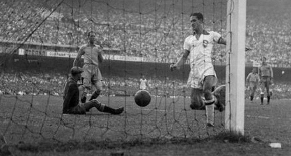 Ídolo do Vasco, Ademir Menezes fez oito gols na Copa de 1950