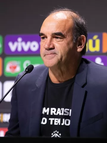 Campeão da Copa do Brasil com o Vasco em 2011, Ricardo Gomes estava como coordenador-técnico interino da seleção. Imagem: Thaís Magalhães/CBF